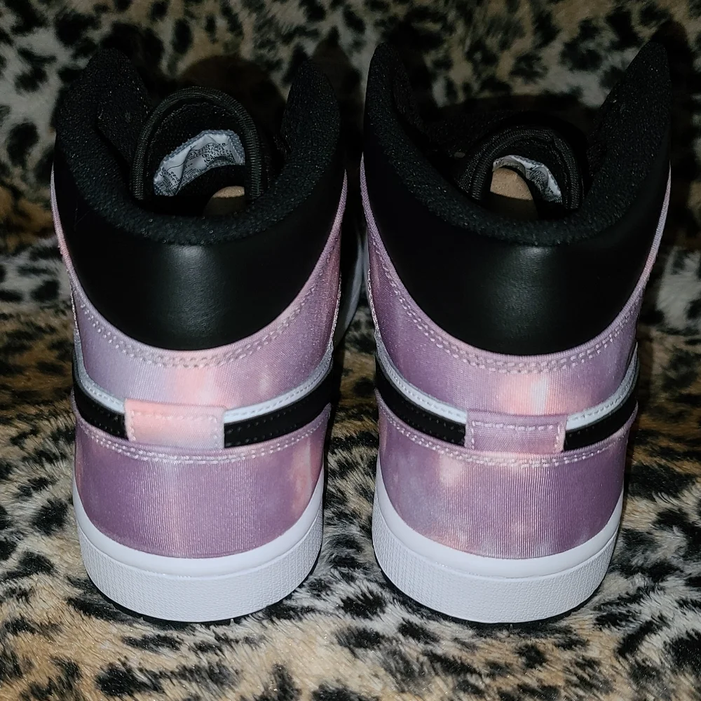 Jordan Sneakers - Picture 10 of 17